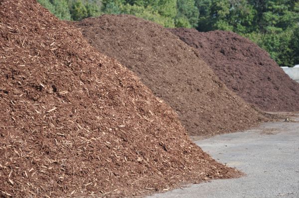 Brown Mulch Delivery in Rochester